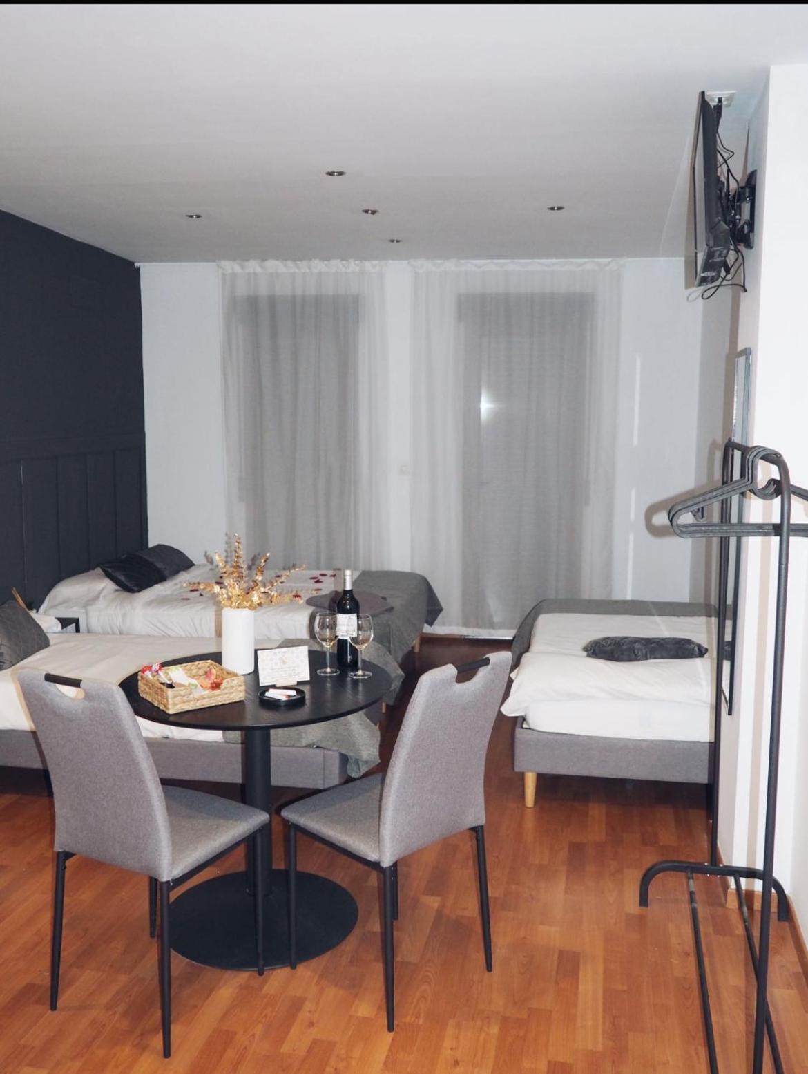 Lm Apartamentos Puentezuelas Granada Exteriör bild